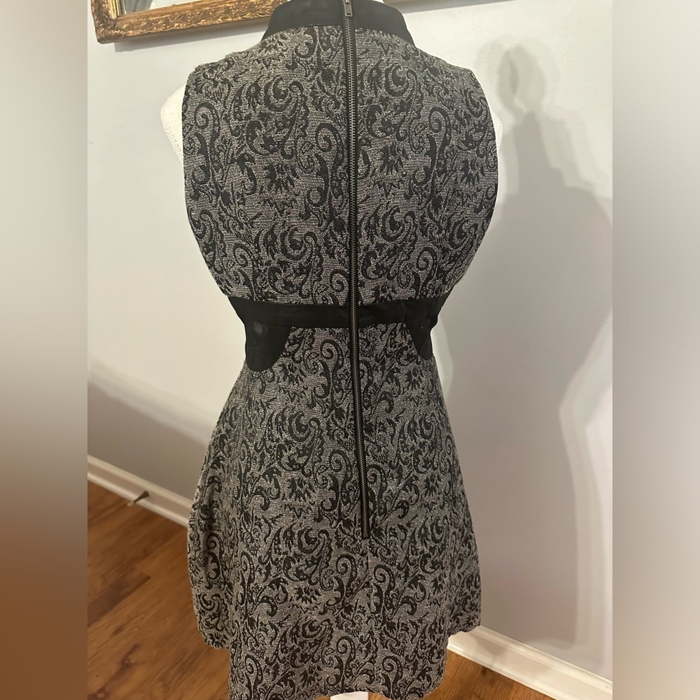 BCBGENERATION BLACK SHIMMER MESH DETAIL MINI DRESS - Size 2 SKU:219 - Picture 3 of 7